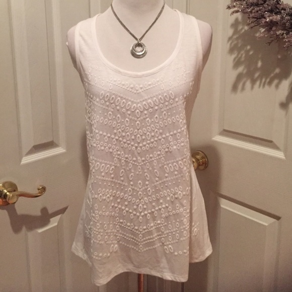 A perfect white racerback tank - Picture 2 of 4